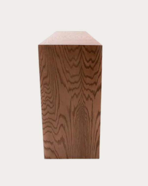 lado izquierdo de mueble de madera